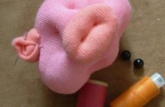 Prase od dečijih čarapa DIY (uradi sam) - glava