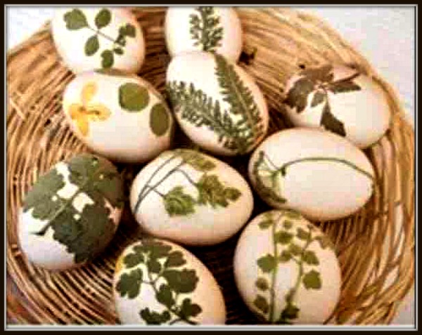 Tradicionalno farbanje jaja. 