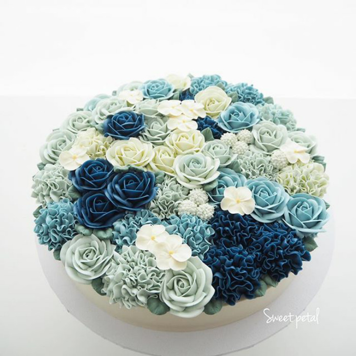 dekoracija-torte-plavo-cveće